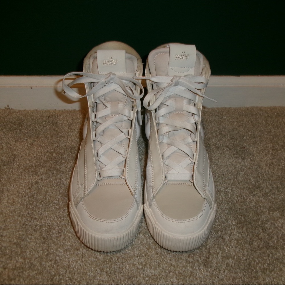 NIKE BLAZER MID VICTORY SIZE 8.5
